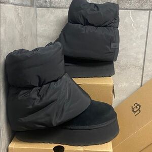 UGG CLASSIC MINI DIPPER PUFFER